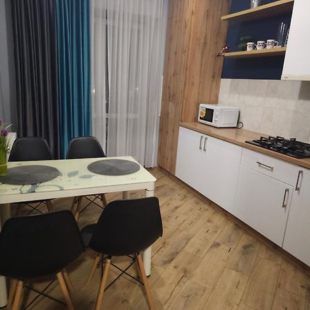 Жк Яровиця Lutsk Ngoại thất bức ảnh
